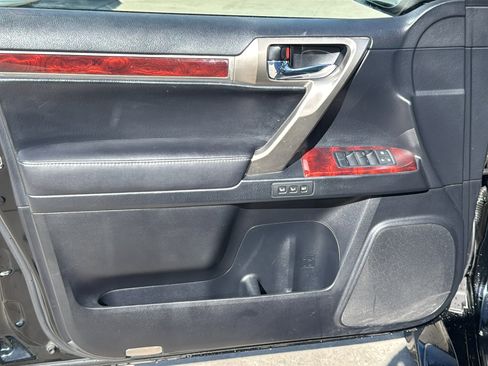 Used 2011 Lexus GX 460 w/ Comfort Plus Pkg image 12