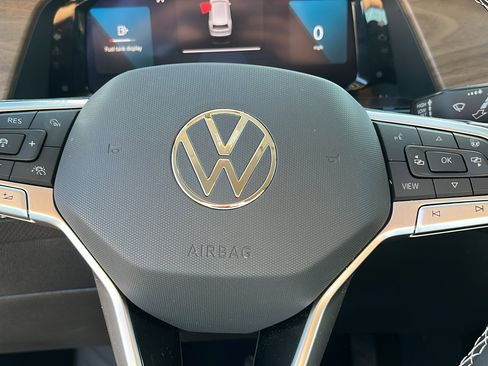 Used 2024 Volkswagen Atlas SE image 15