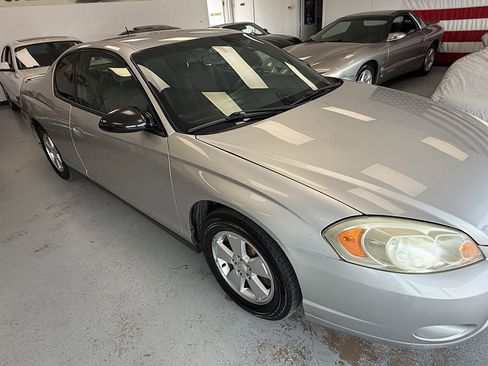 Used 2006 Chevrolet Monte Carlo LS FWD image 3