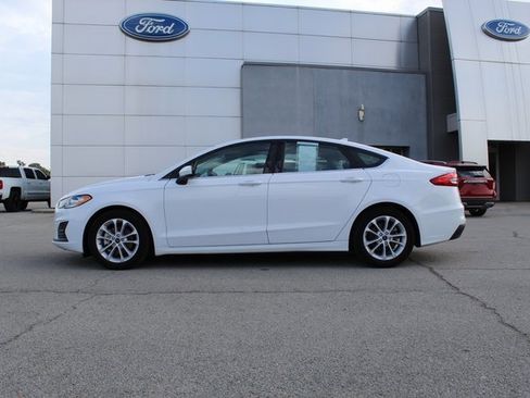 Used 2020 Ford Fusion SE FWD image 2