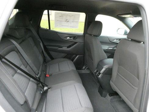 New 2027 Chevrolet Equinox LT FWD image 11