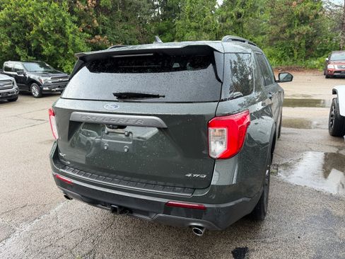 Used 2022 Ford Explorer XLT w/ Equipment Group 202A AWD/4WD image 4