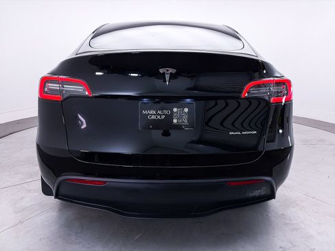 Used 2024 Tesla Model Y Long Range AWD/4WD image 13