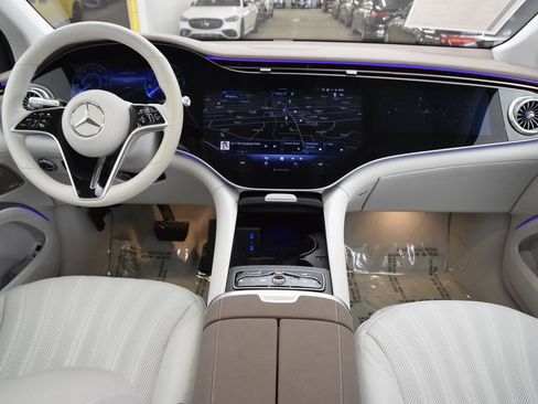 Used 2023 Mercedes-Benz EQS 580 4MATIC SUV image 19