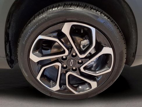 Used 2024 Chevrolet Trax RS w/ Sunroof Package FWD image 8