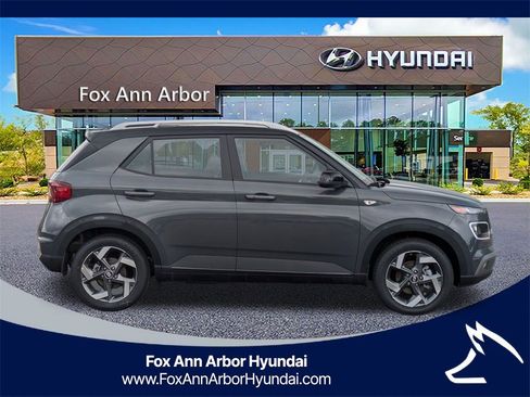 New 2025 Hyundai Venue Limited image 6