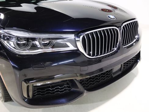 Used 2019 BMW 750i RWD image 28