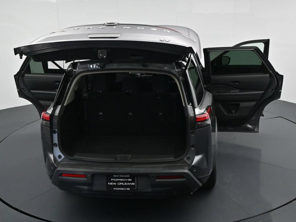 Used 2024 Nissan Pathfinder SV FWD image 17