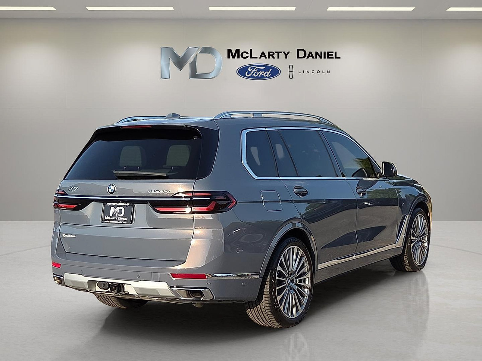 Used 2024 BMW X7 xDrive40i AWD/4WD image 5