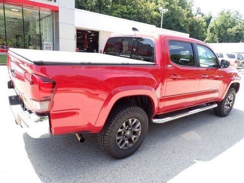 Certified 2023 Toyota Tacoma SR5 AWD/4WD image 3