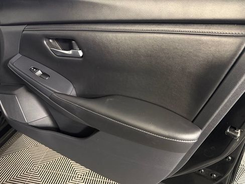 Used 2025 Nissan Sentra SV FWD image 31