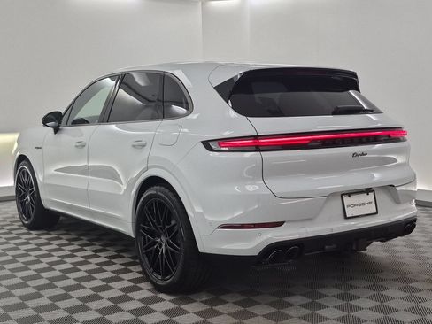 New 2026 Porsche Cayenne Turbo AWD/4WD image 3