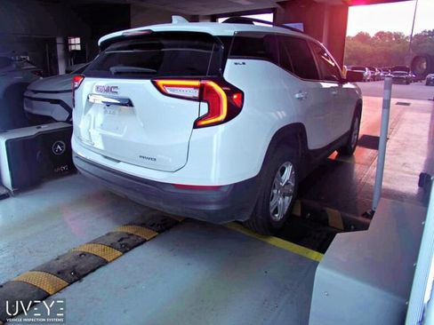 Used 2024 GMC Terrain SLE w/ Driver Convenience Package AWD/4WD image 11