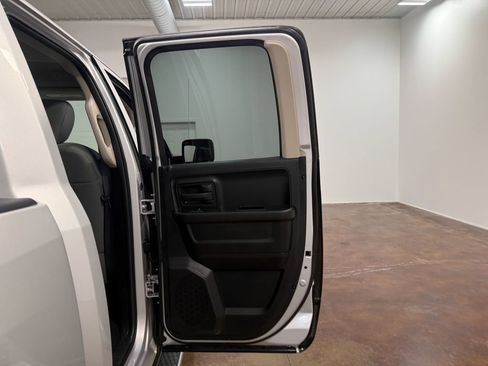 Used 2017 RAM 1500 Express RWD image 65