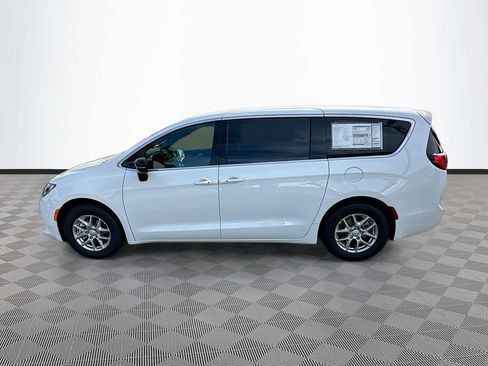 New 2026 Chrysler Voyager LX FWD image 4