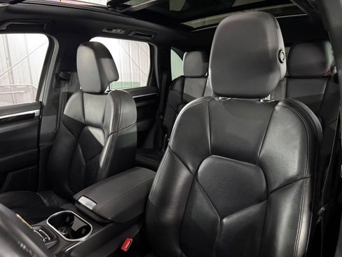 Used 2014 Porsche Cayenne Diesel AWD/4WD image 42