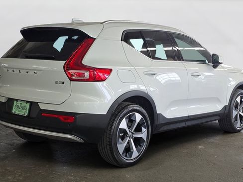 Certified 2025 Volvo XC40 B5 Core w/ Protection Package Premier AWD/4WD image 5