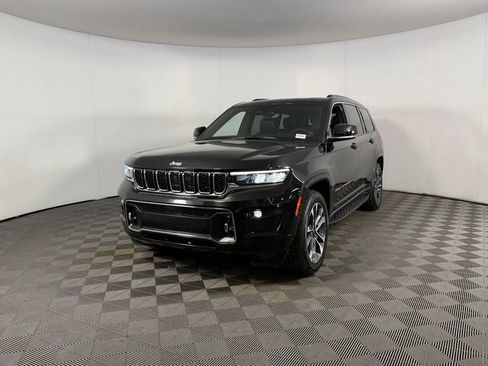 Used 2025 Jeep Grand Cherokee L Overland w/ Trailer Tow Package image 10