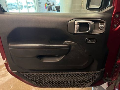Used 2021 Jeep Gladiator Sport AWD/4WD image 14