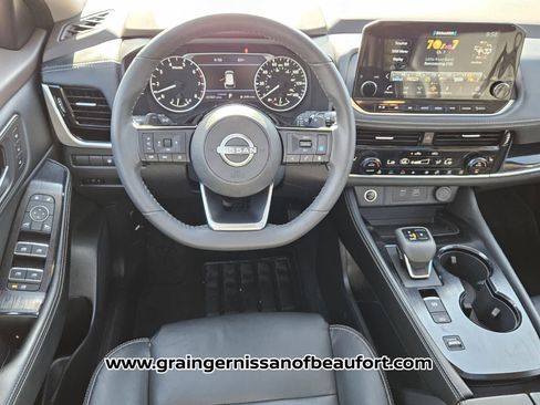 Used 2023 Nissan Rogue SL w/ SL Premium Package image 5