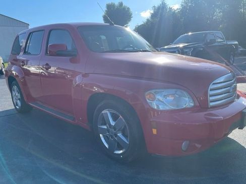 Used 2009 Chevrolet HHR LT FWD image 2
