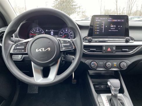 Used 2022 Kia Forte LXS image 9