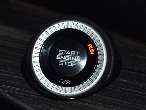 Certified 2024 Jeep Wagoneer Series II w/ Flexible Seating Group AWD/4WD image 26