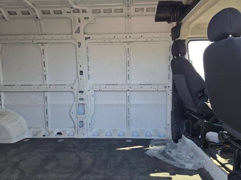 Used 2023 RAM ProMaster 2500 FWD image 9