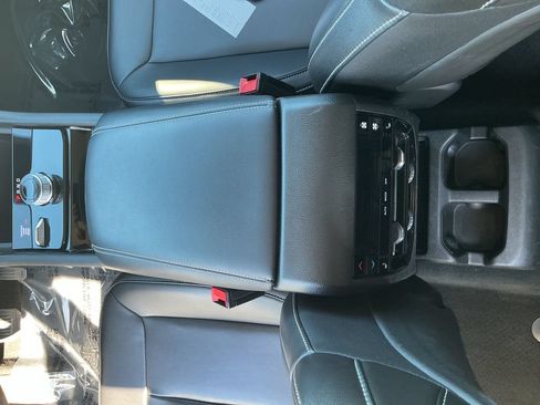 Certified 2023 Jeep Grand Cherokee L Limited AWD/4WD image 30