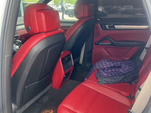 Certified 2023 Porsche Cayenne image 30