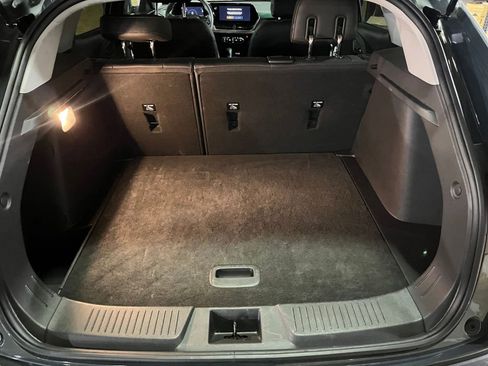 Used 2025 Chevrolet Trax LT image 30