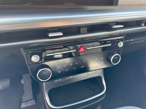 New 2026 Hyundai Ioniq 9 Limited AWD/4WD image 24