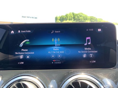 Used 2023 Mercedes-Benz GLB 250 4MATIC image 24