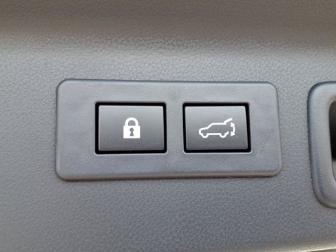 Used 2025 Subaru Forester Premium AWD/4WD image 18