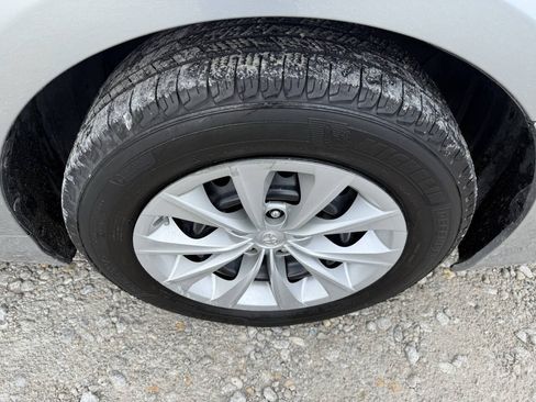 Used 2015 Toyota Camry LE FWD image 24
