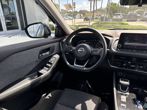 Used 2023 Nissan Rogue SV FWD image 21