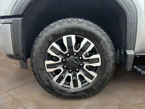 Used 2024 GMC Sierra 3500 Denali Ultimate AWD/4WD image 31