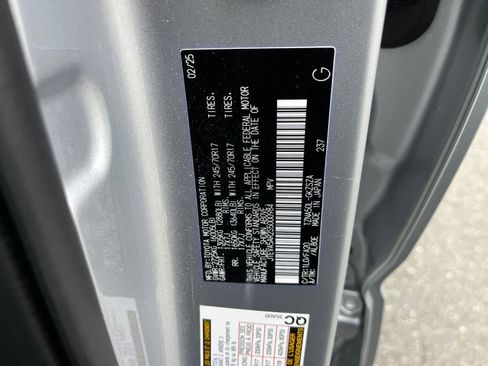 Used 2025 Toyota 4Runner SR5 image 29