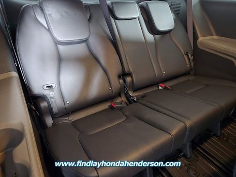 Used 2026 Kia Carnival FWD image 21