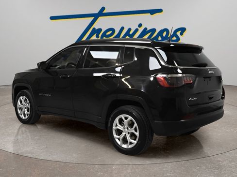 Used 2024 Jeep Compass Latitude AWD/4WD image 9