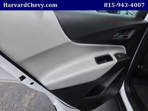Used 2021 Chevrolet Equinox LS AWD/4WD image 33