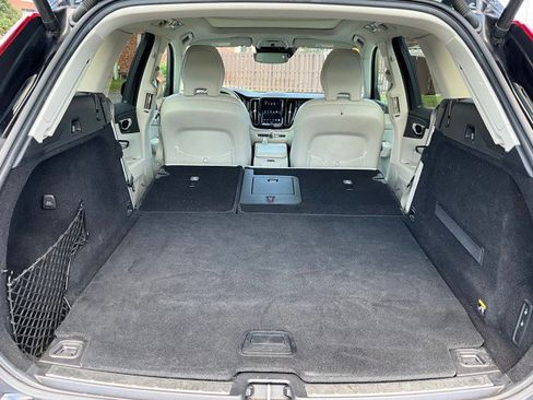 Used 2019 Volvo XC60 T8 Inscription w/ Advanced Package AWD/4WD image 38