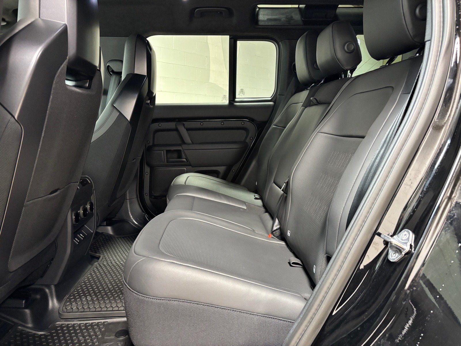 New 2026 Land Rover Defender 110 OCTA AWD/4WD image 30