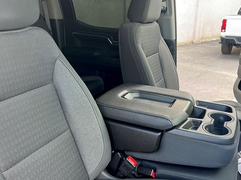 Used 2023 Chevrolet Silverado 1500 LT w/ Safety Package AWD/4WD image 31