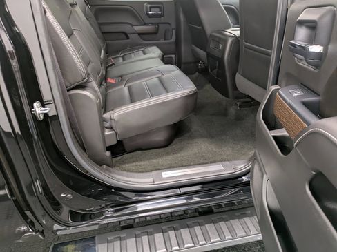 Used 2017 GMC Sierra 3500 Denali w/ Duramax Plus Package image 26