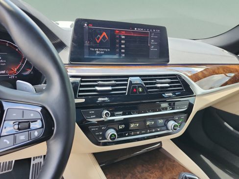 Used 2020 BMW 530i xDrive w/ Premium Package AWD/4WD image 13