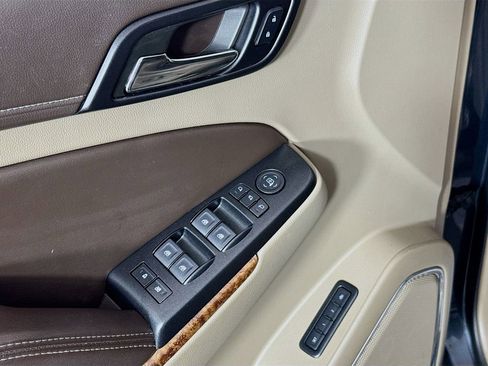 Used 2019 Chevrolet Suburban Premier image 18