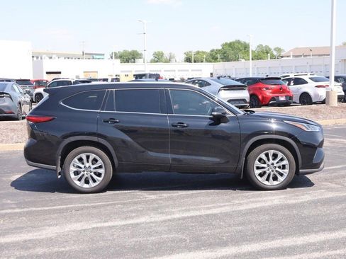 Used 2023 Toyota Highlander Limited AWD/4WD image 5