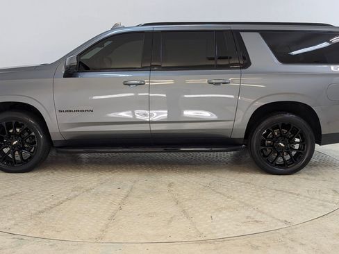 Used 2022 Chevrolet Suburban RST w/ Sport Performance Package image 2