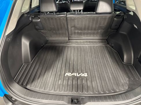 Used 2021 Toyota RAV4 XLE Premium AWD/4WD image 28